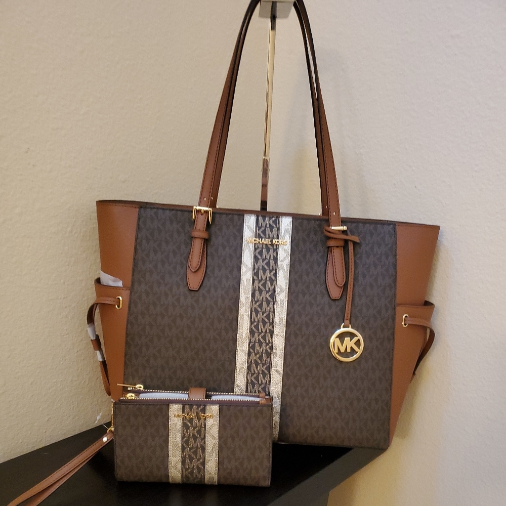 Michael kors Gilly Drawstring Large Top Zip Tote With Double Zip Wristlet Wallet